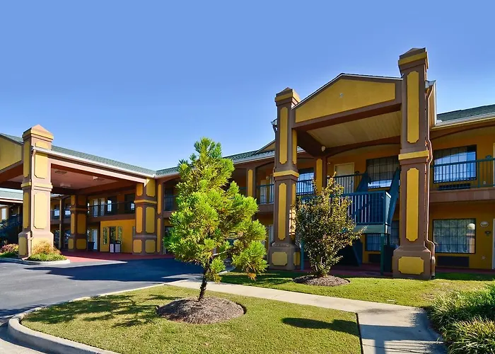 Peach State Inn & Suites